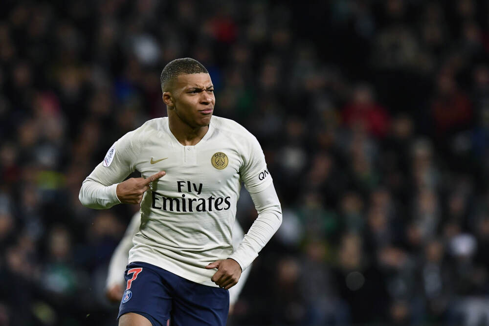 特朗普称已抓获马杜罗夫妇并带离委内瑞拉